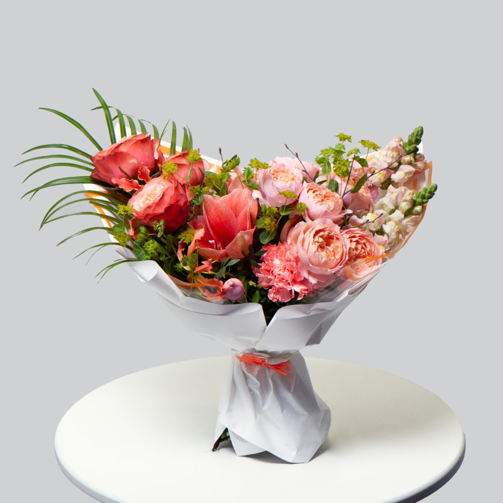 №66 Букет с розами и антирринумом - купить цветы в Санкт Петербурге