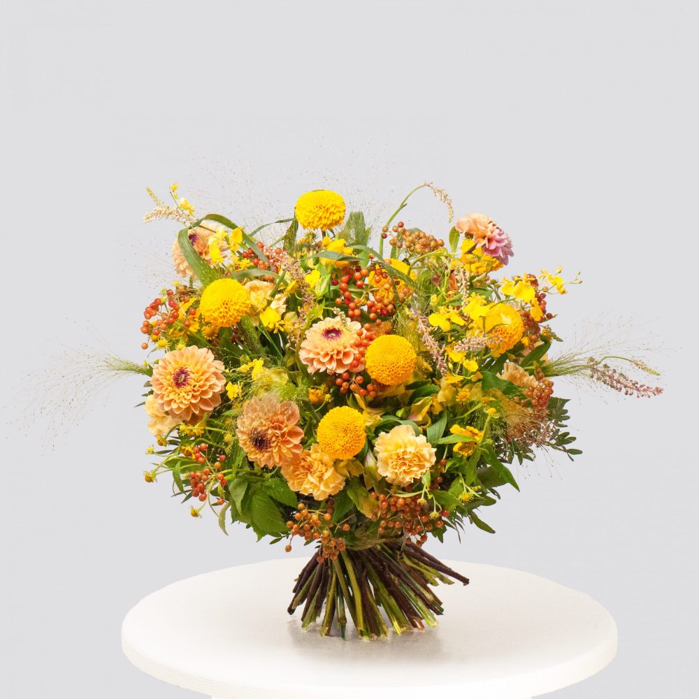 Круглый букет в желто-оранжевой гамме №60 - купить цветы в Санкт Петербурге