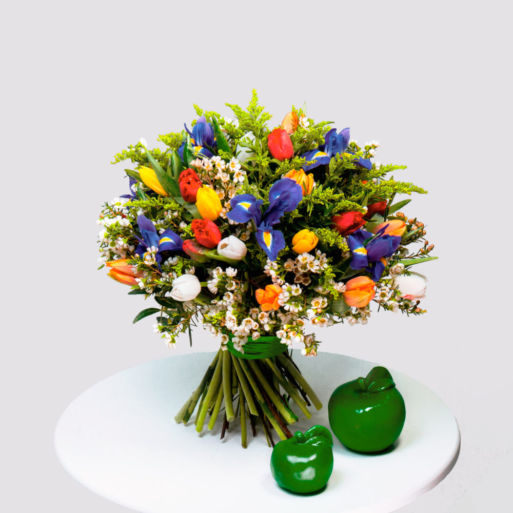 Круглый букет с разноцветными тюльпанами №43 - купить цветы в Санкт Петербурге