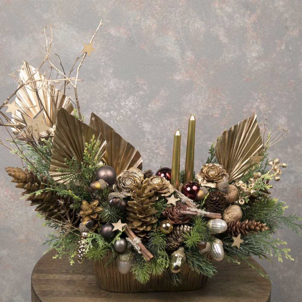 Новогодняя композиция из искусственной ели в золотой гамме  №16 - купить цветы в Санкт Петербурге