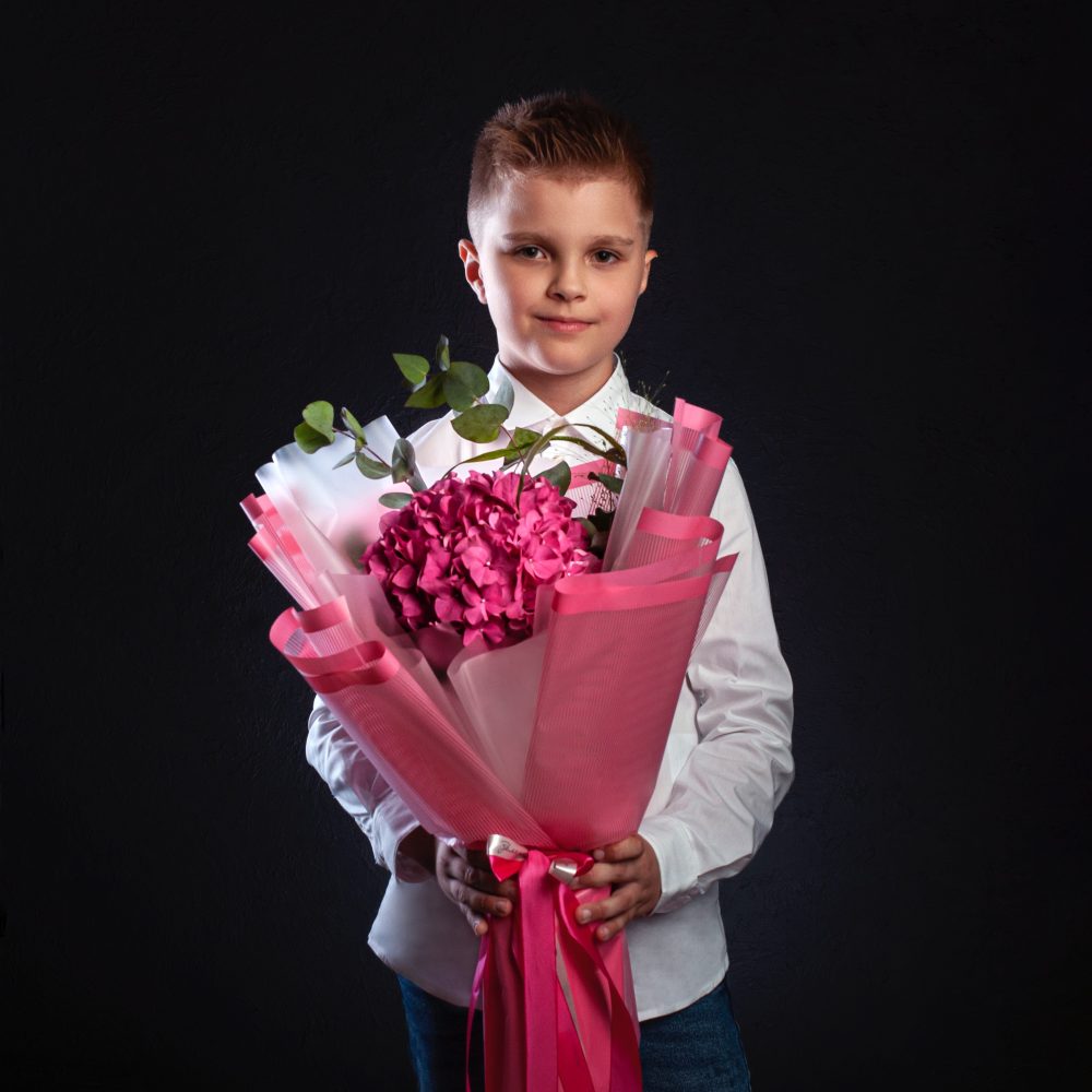 Розовая гортензия с зеленью №57 - купить цветы в Санкт Петербурге