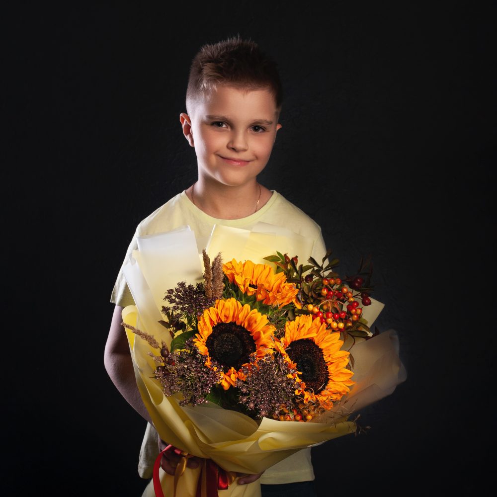 Букет из трёх подсолнухов №58 - купить цветы в Санкт Петербурге