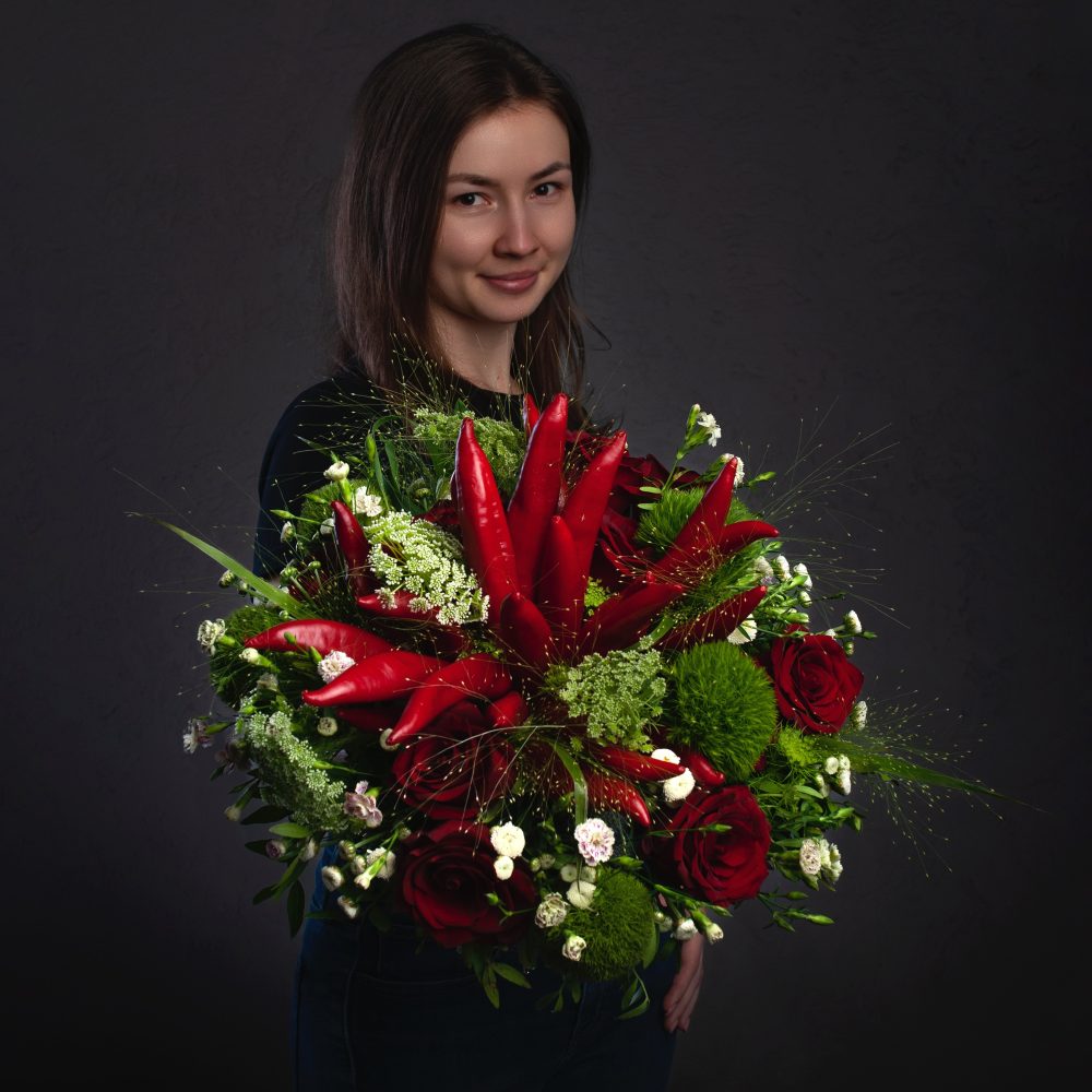 № 44 Букет с кенийским перцем - купить цветы в Санкт Петербурге