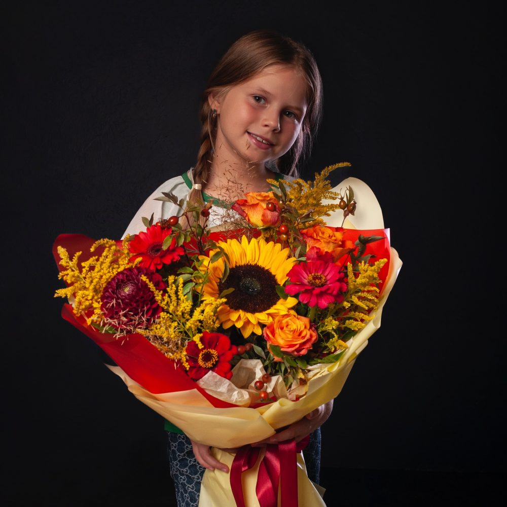 Букет с полсолнухом и циниями №46 - купить цветы в Санкт Петербурге