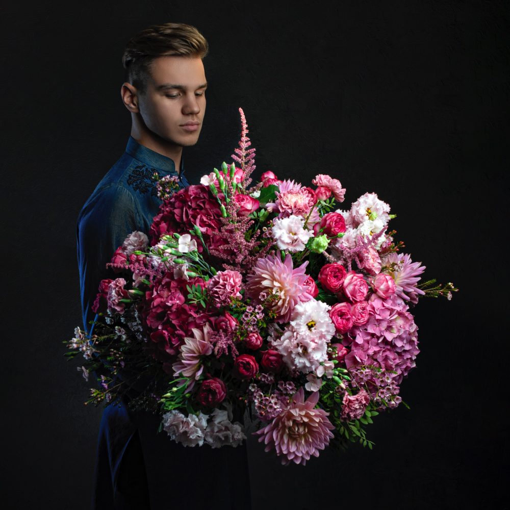 Большой букет с розами и георгинами №45 - купить цветы в Санкт Петербурге