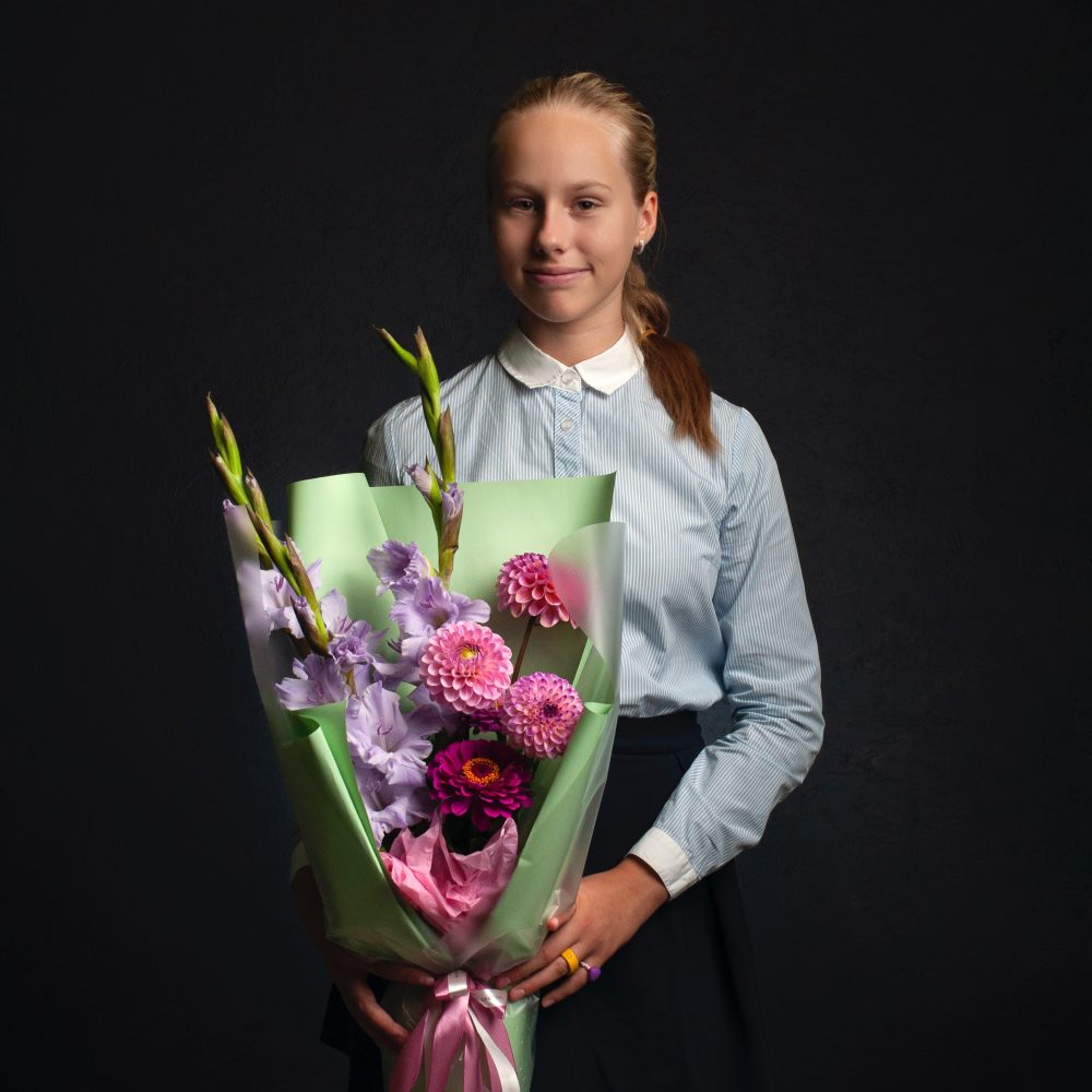 Букет с фиолетовыми гладиолусами №52 - купить цветы в Санкт Петербурге