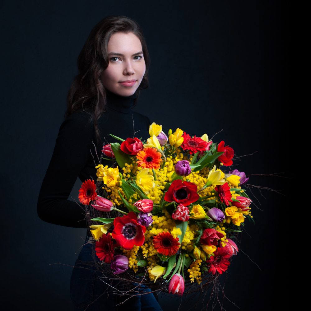№32 Яркий букет с мимозой и весенними цветами - купить цветы в Санкт Петербурге