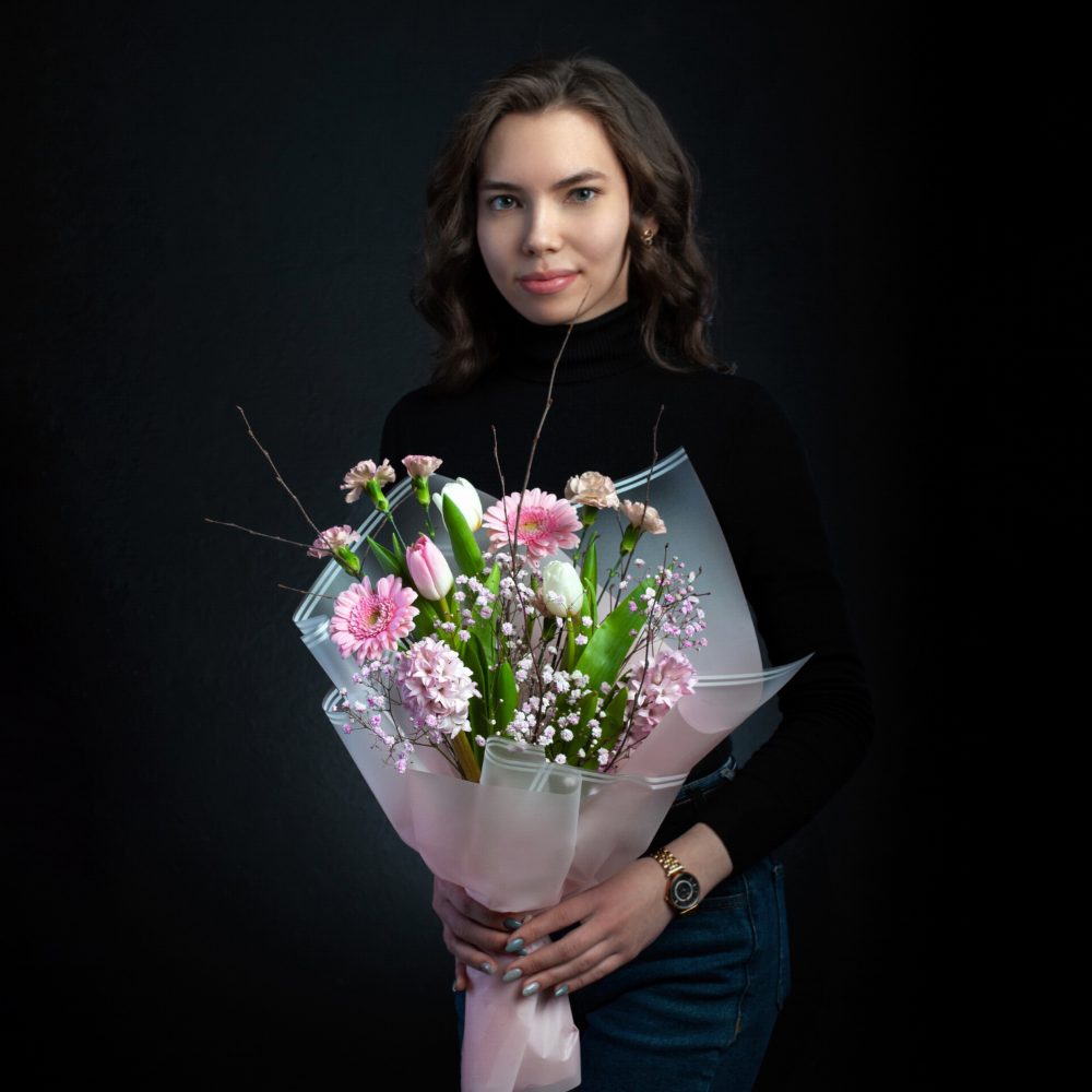 №36 Небольшой розовый букет с герберами и тюльпанами - купить цветы в Санкт Петербурге