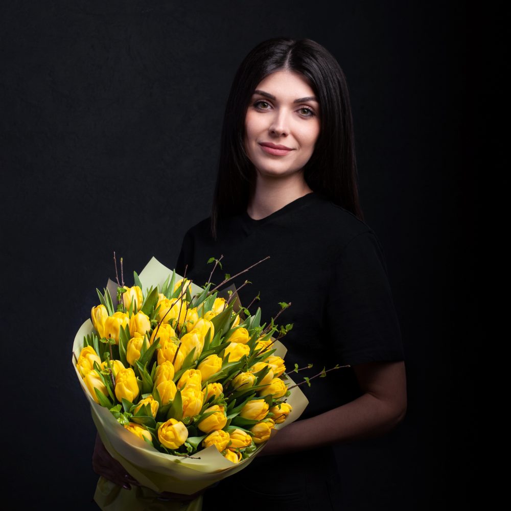 Моно букет из желтых тюльпанов - купить цветы в Санкт Петербурге