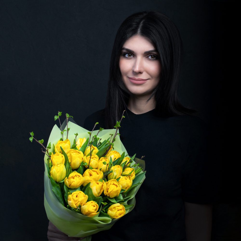 Моно букет из желтых тюльпанов - купить цветы в Санкт Петербурге
