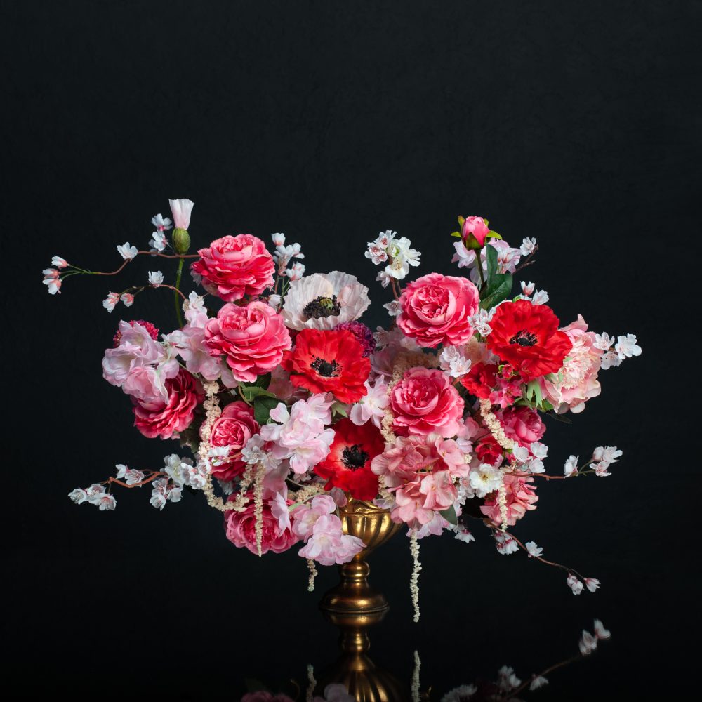 Композиция из искусственных цветов в малиновых оттенках - купить цветы в Санкт Петербурге